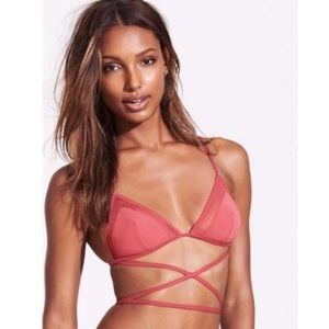 ✨4/$25✨ Victoria’s Secret Lace Brallete Rose/Salmon Pink L